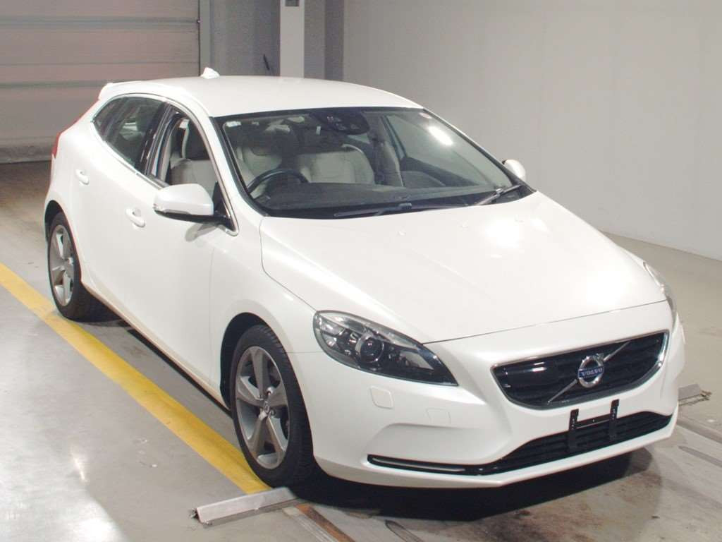 2014 Volvo V40 MB4164T[2]