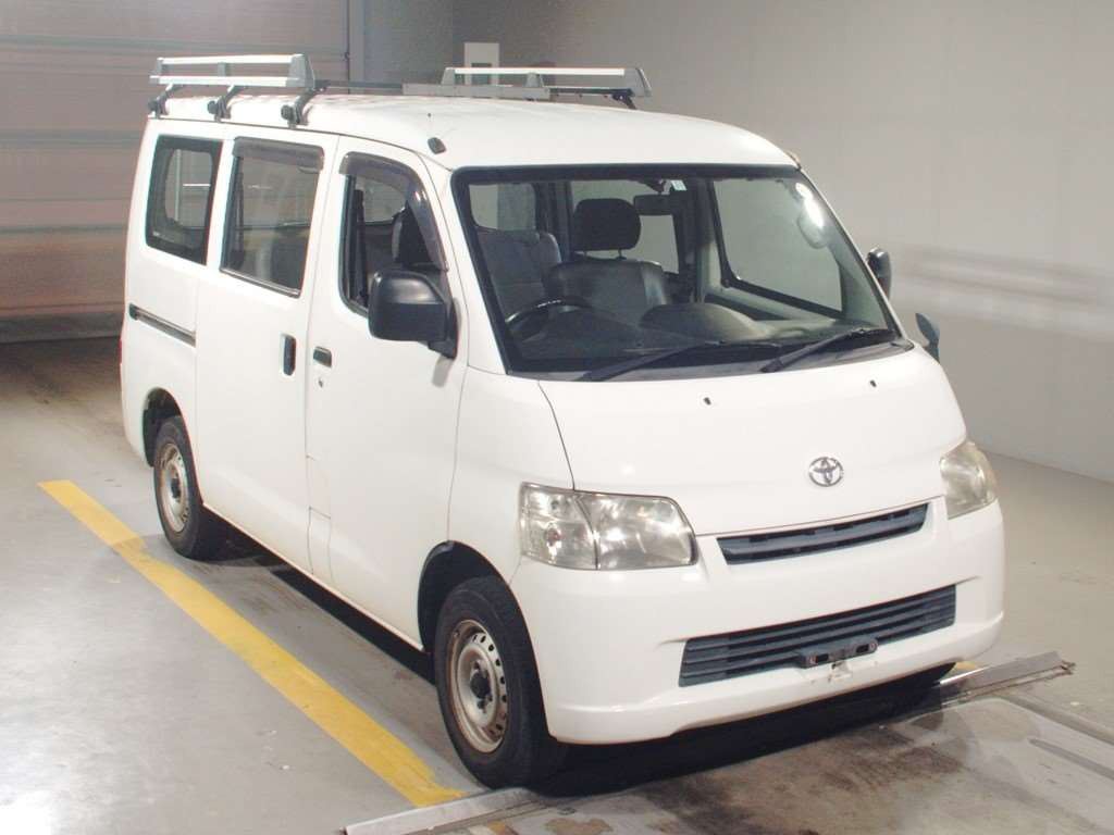 2013 Toyota Townace Van S402M[2]