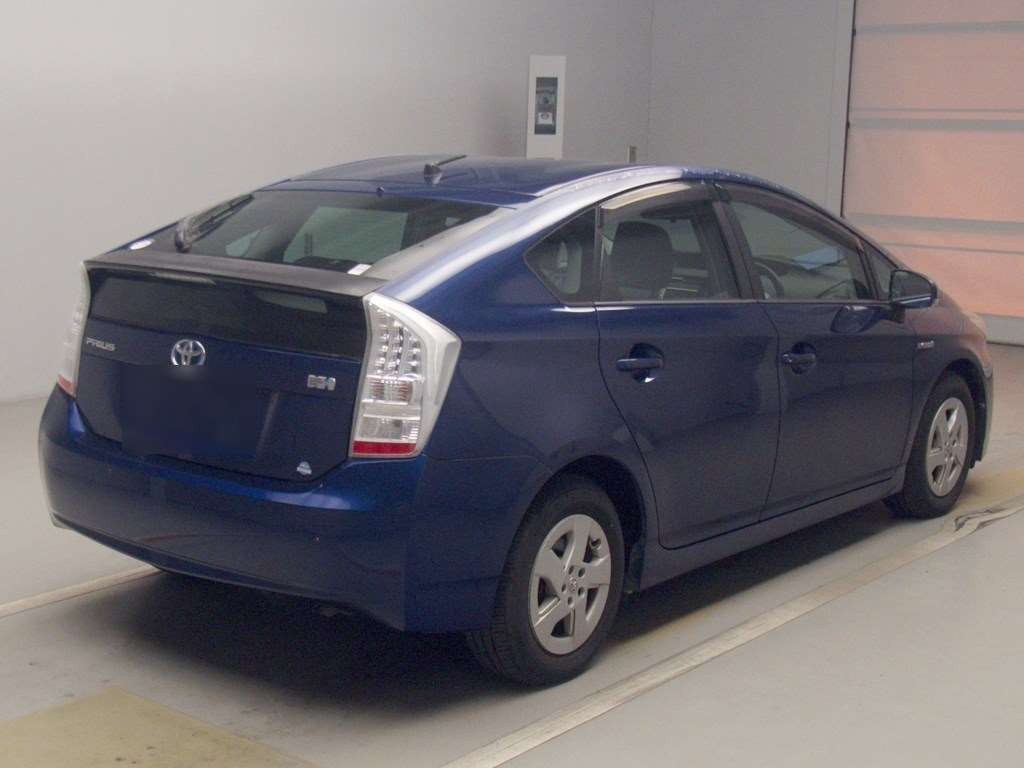 2010 Toyota Prius ZVW30[1]