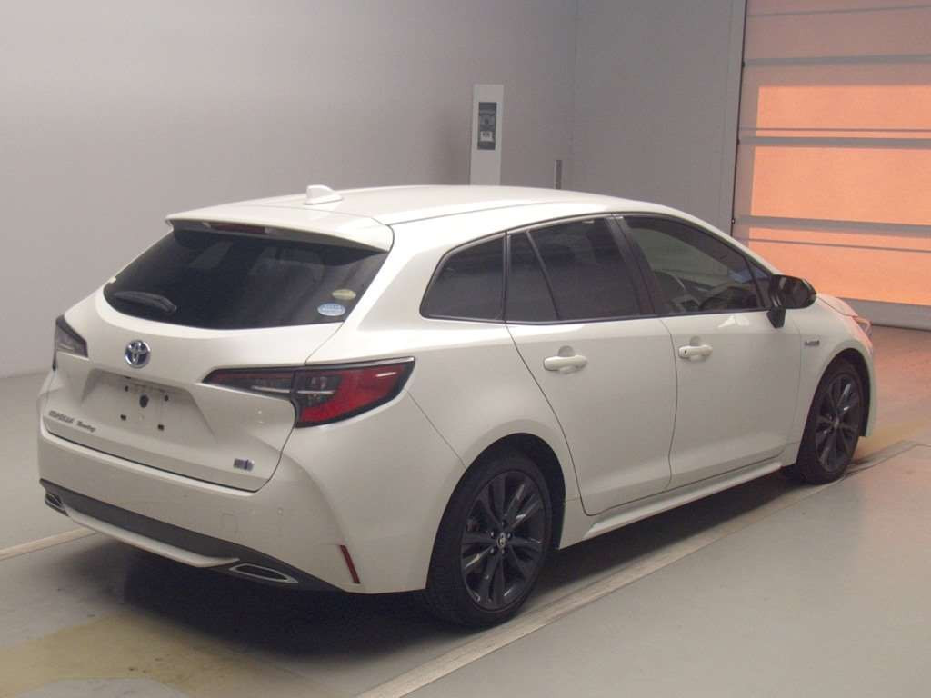 2019 Toyota Corolla Touring Wagon ZWE211W[1]