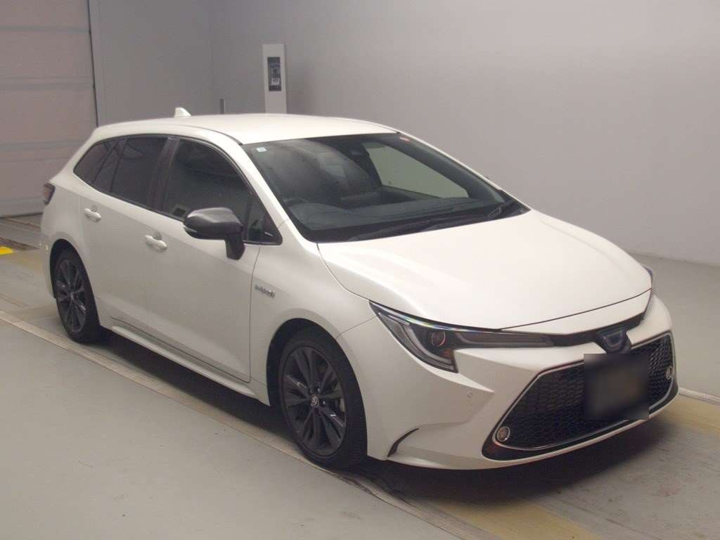 2019 Toyota Corolla Touring Wagon ZWE211W[2]