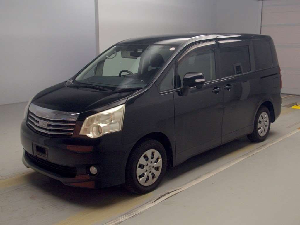 2010 Toyota Noah ZRR70G[0]