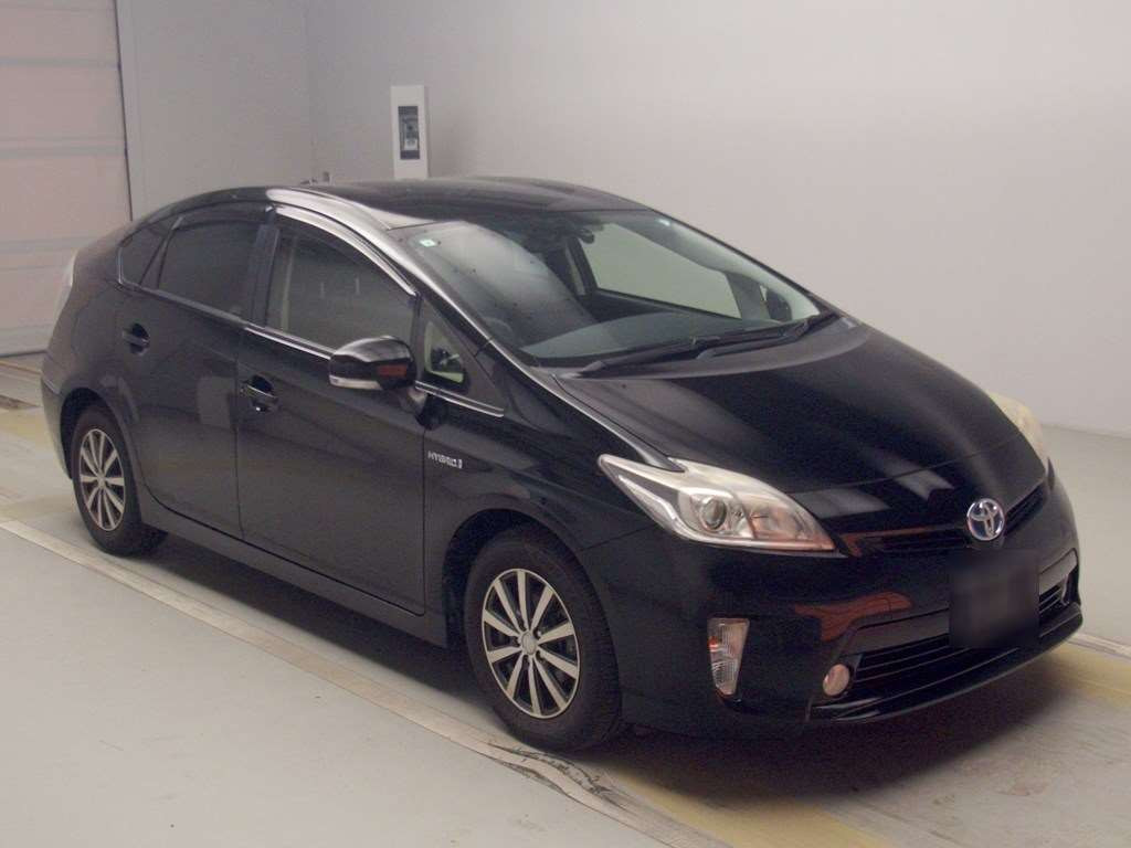 2013 Toyota Prius ZVW30[2]