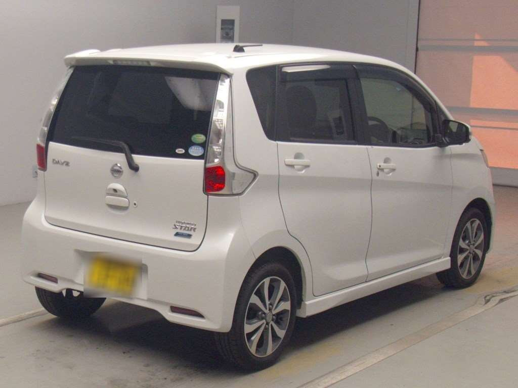 2015 Nissan DAYZ B21W[1]