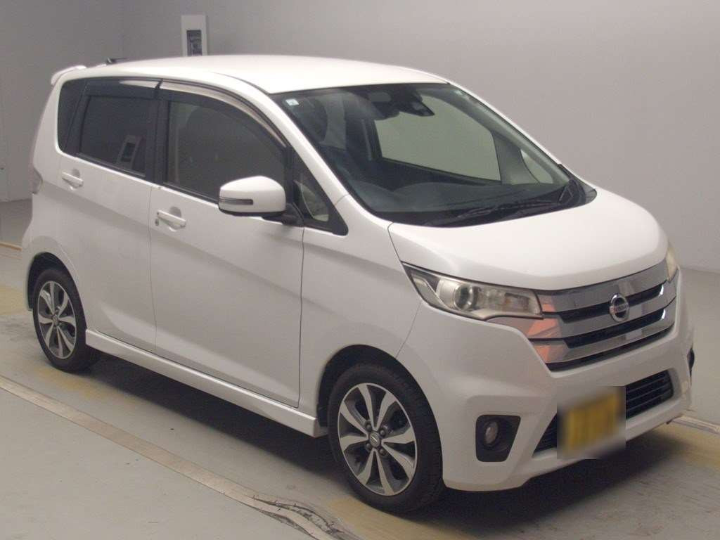 2015 Nissan DAYZ B21W[2]