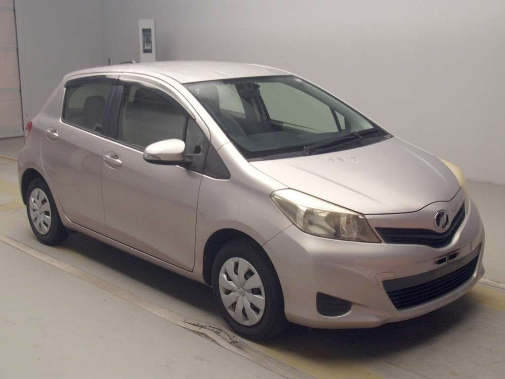 2012 Toyota Vitz KSP130[2]