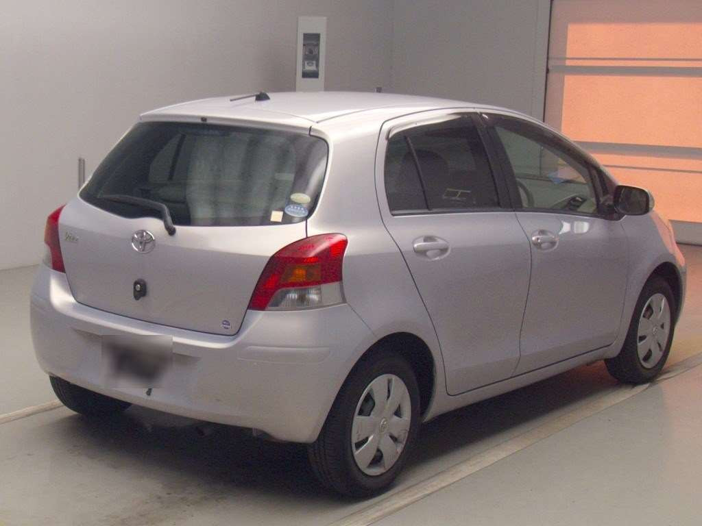 2007 Toyota Vitz SCP90[1]