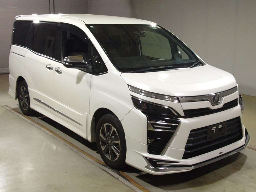 2018 Toyota Voxy ZRR80W[2]