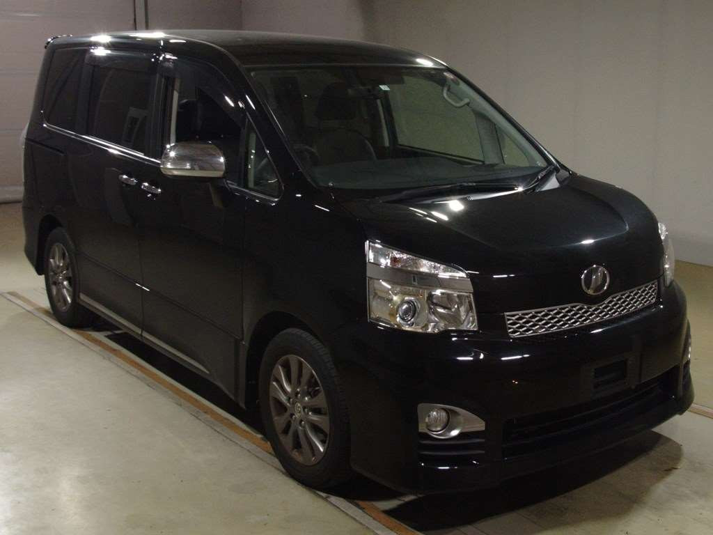 2013 Toyota Voxy ZRR70W[2]