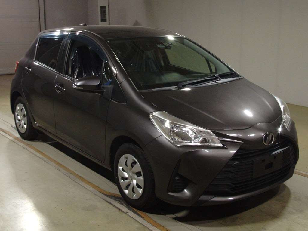 2017 Toyota Vitz KSP130[2]