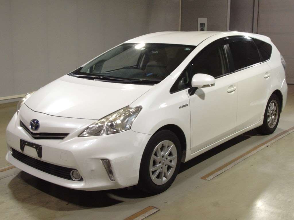 2014 Toyota Prius alpha ZVW41W[0]