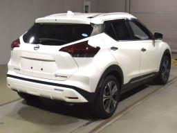 2021 Nissan KIX