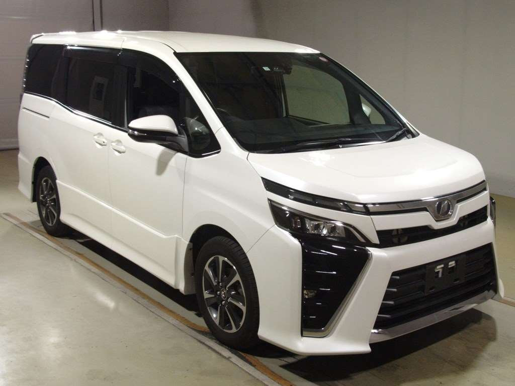 2017 Toyota Voxy ZRR80W[2]