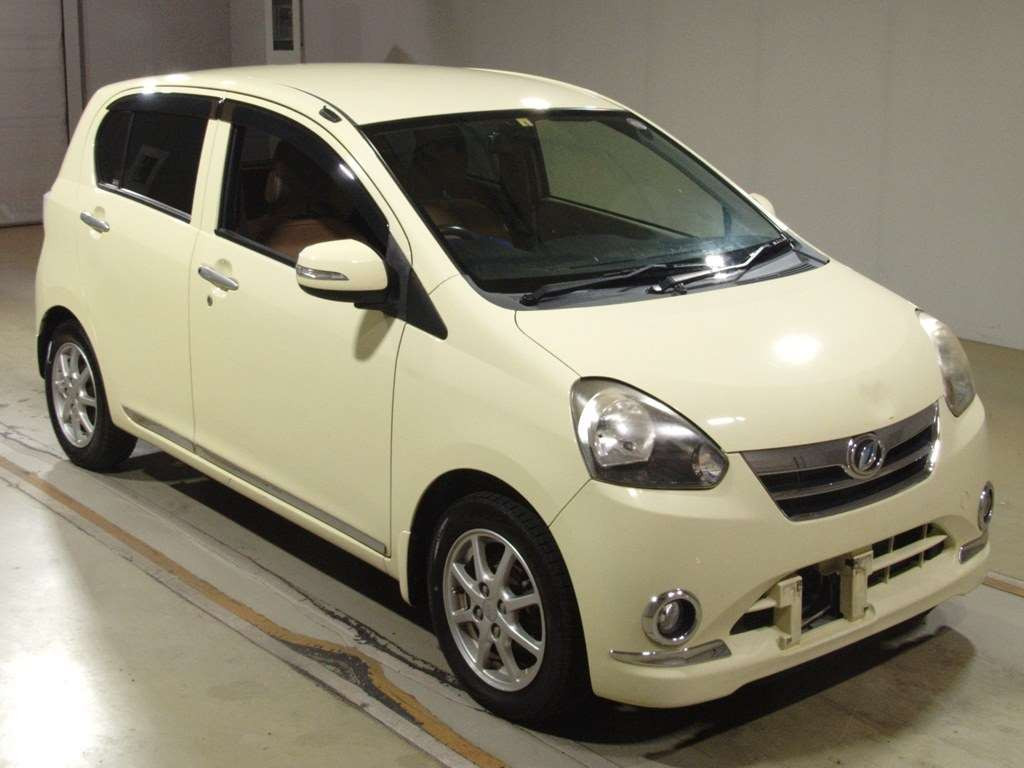 2012 Daihatsu Mira es LA300S[2]