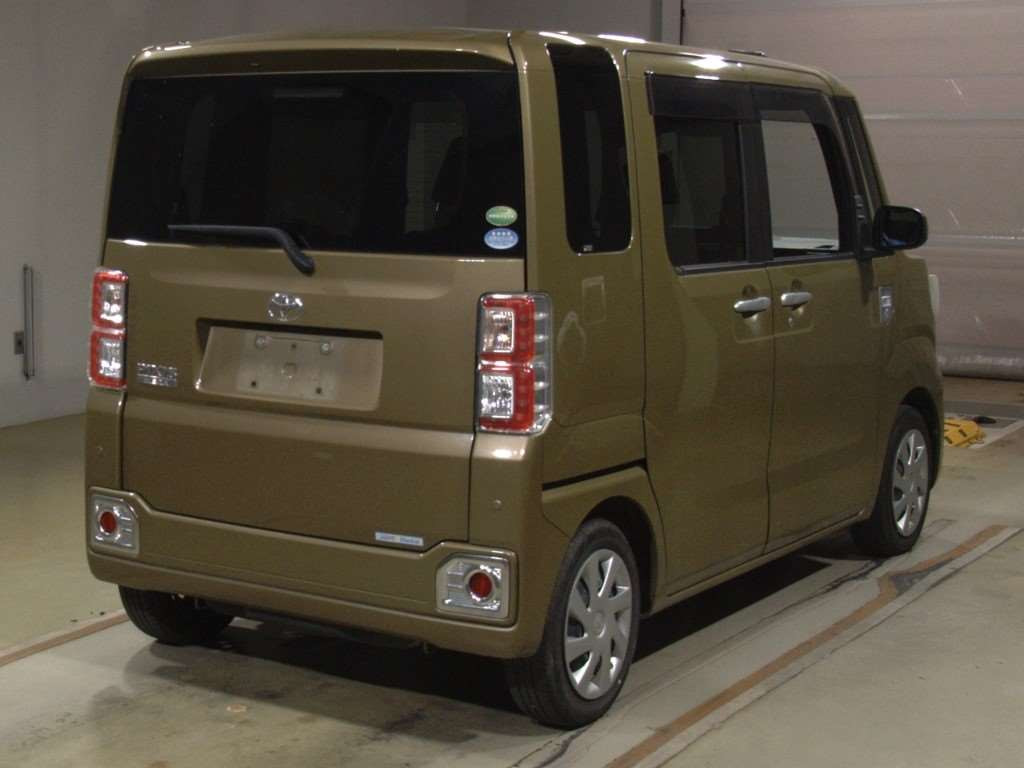 2019 Toyota Pixis Mega LA700A[1]