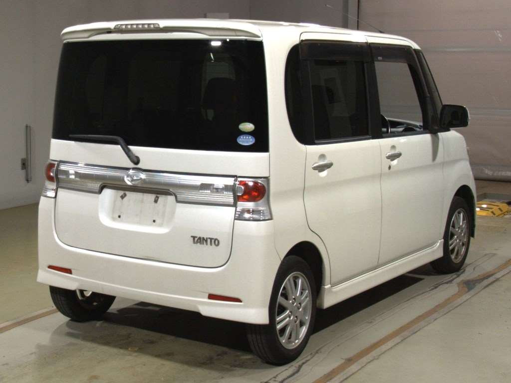 2010 Daihatsu Tanto Custom L375S[1]