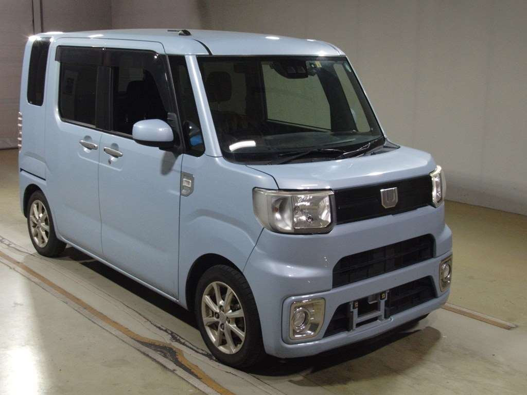 2018 Daihatsu Wake LA700S[2]