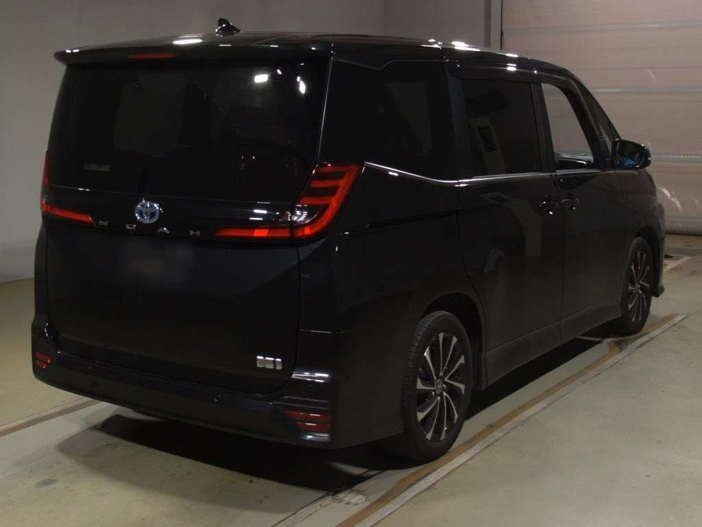 2022 Toyota Noah ZWR90W[1]