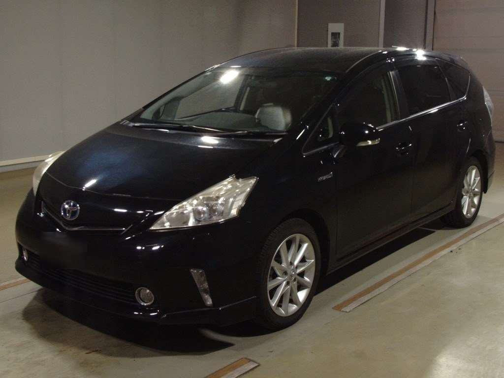 2013 Toyota Prius alpha ZVW41W[0]