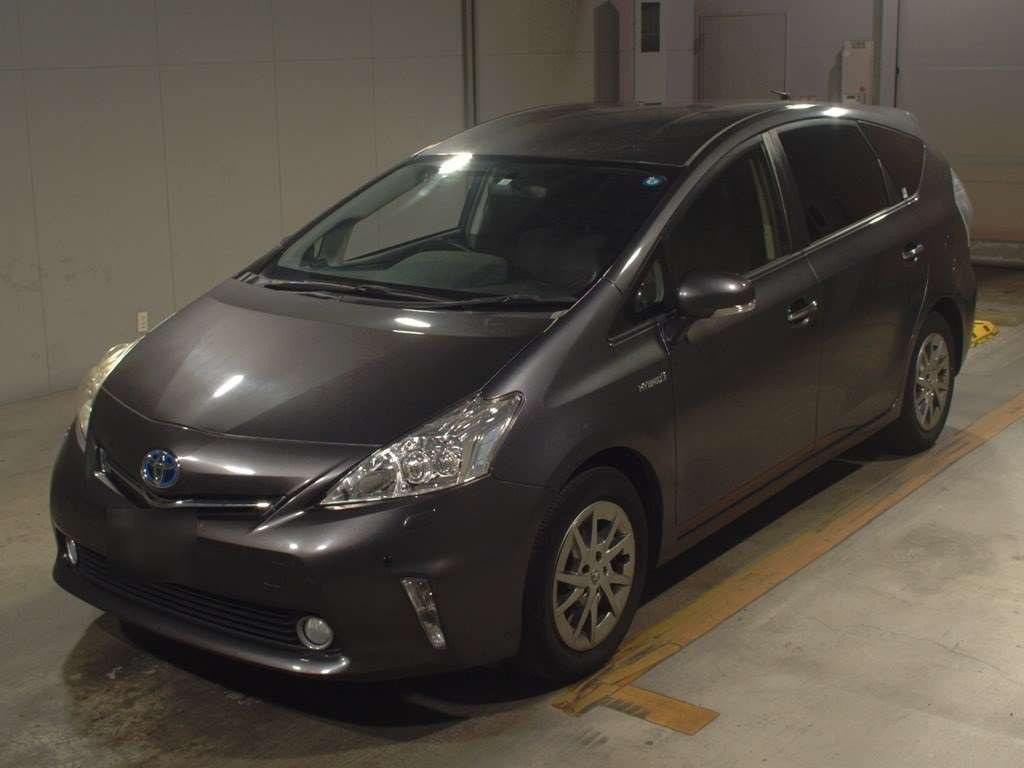 2013 Toyota Prius alpha ZVW41W[0]