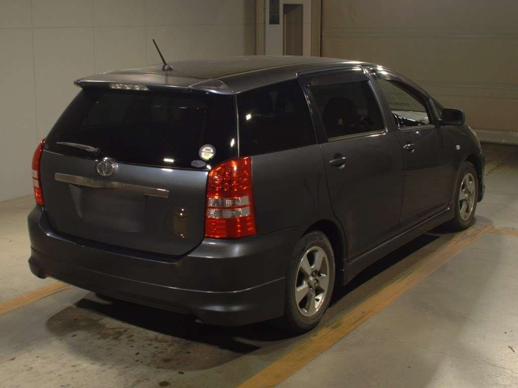 2003 Toyota Wish ZNE10G[1]