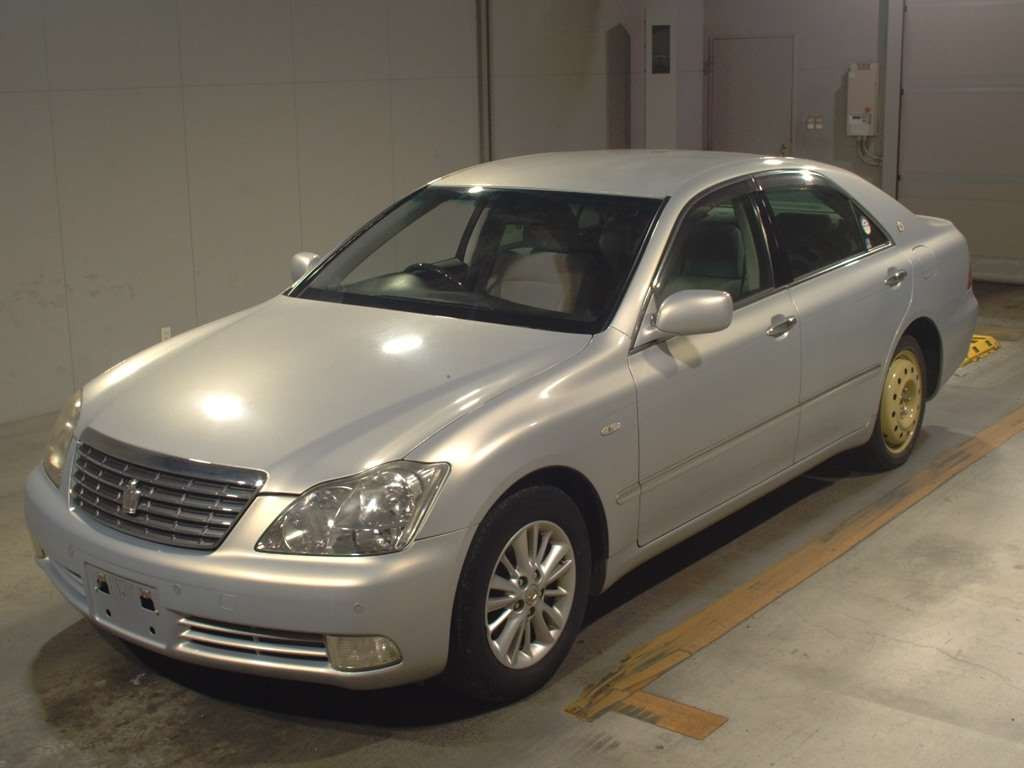 2005 Toyota Crown GRS182[0]