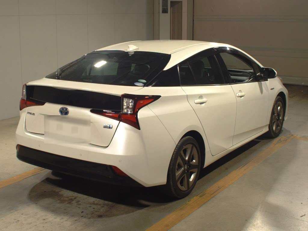 2019 Toyota Prius ZVW51[1]