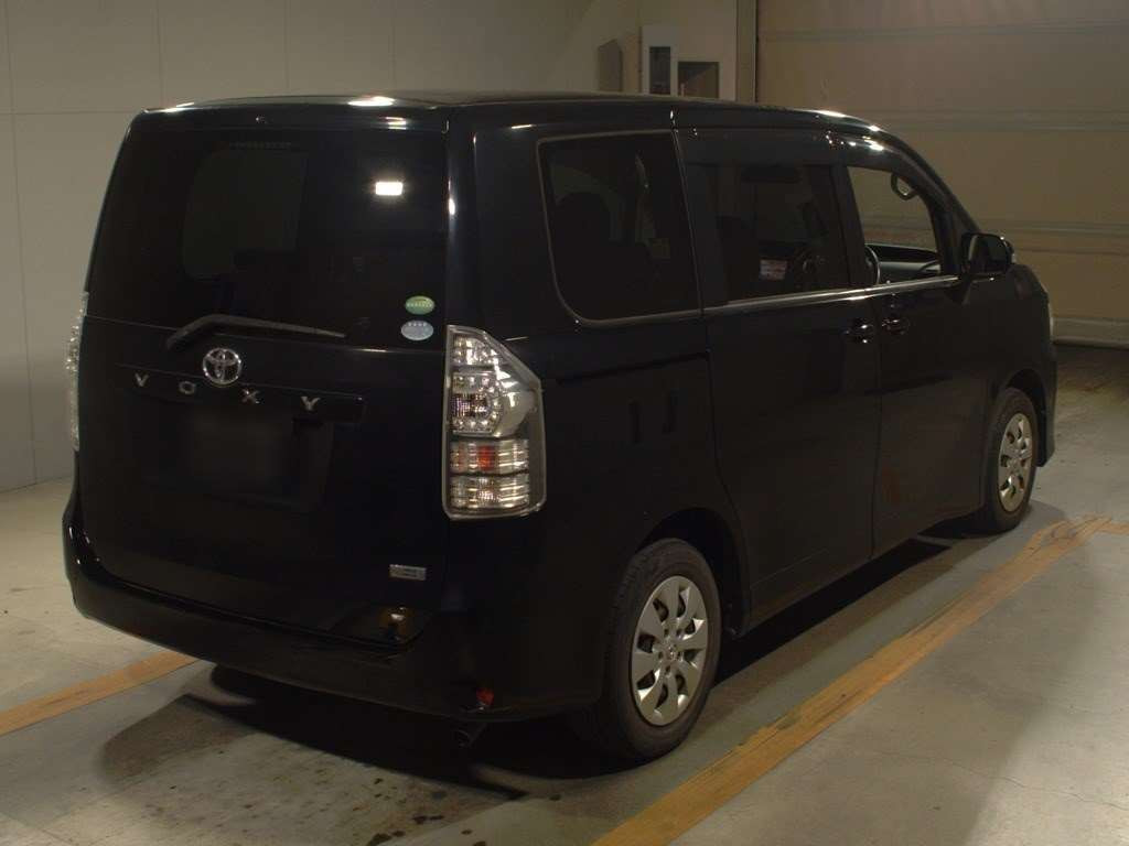 2013 Toyota Voxy ZRR70G[1]