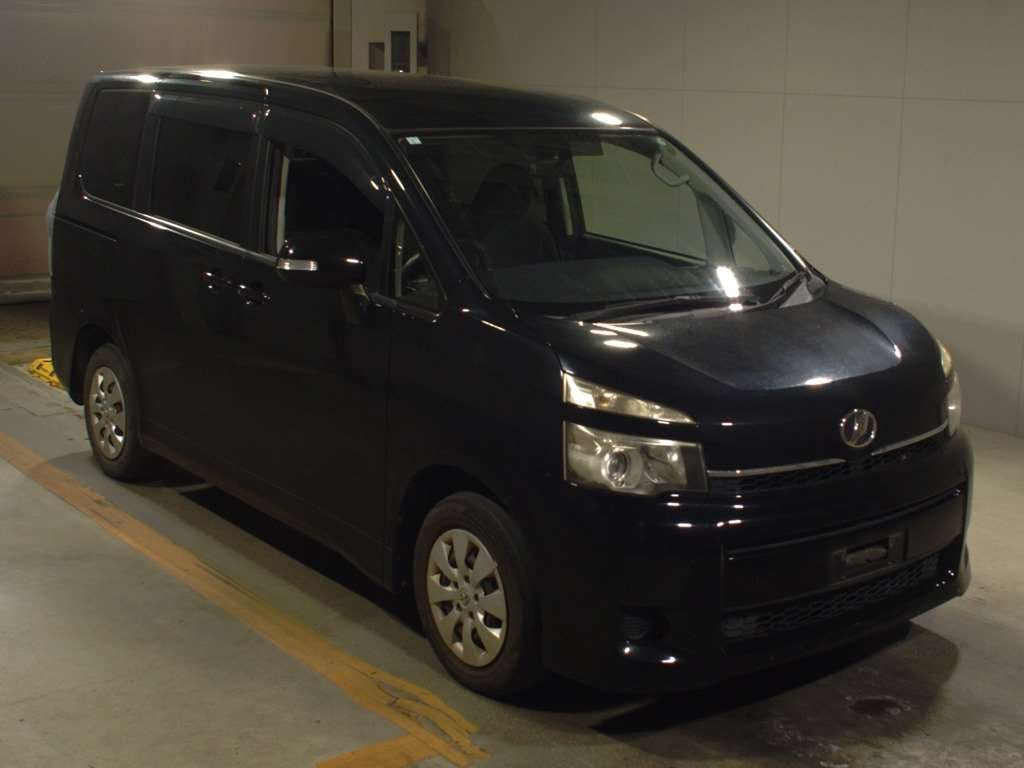 2013 Toyota Voxy ZRR70G[2]