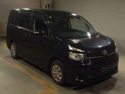 2013 Toyota Voxy