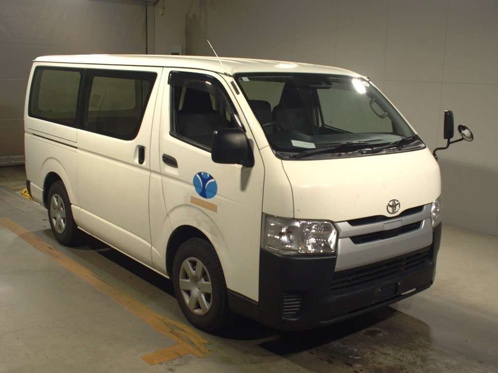 2019 Toyota Hiace Van GDH201V[2]