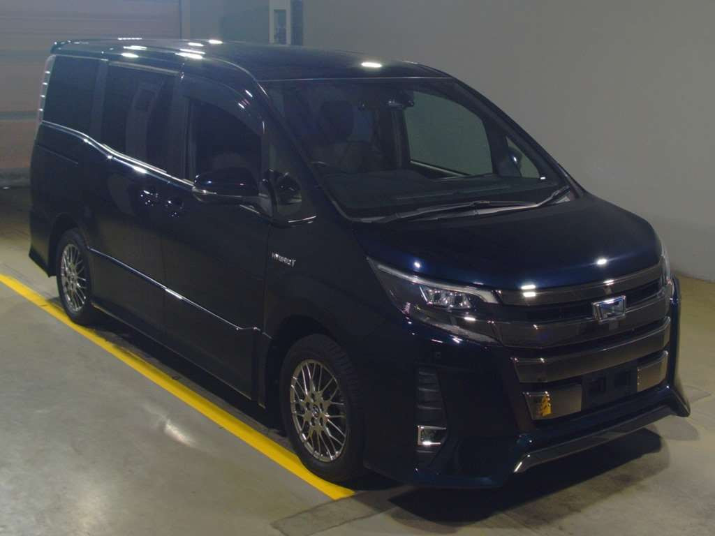 2017 Toyota Noah ZWR80W[2]