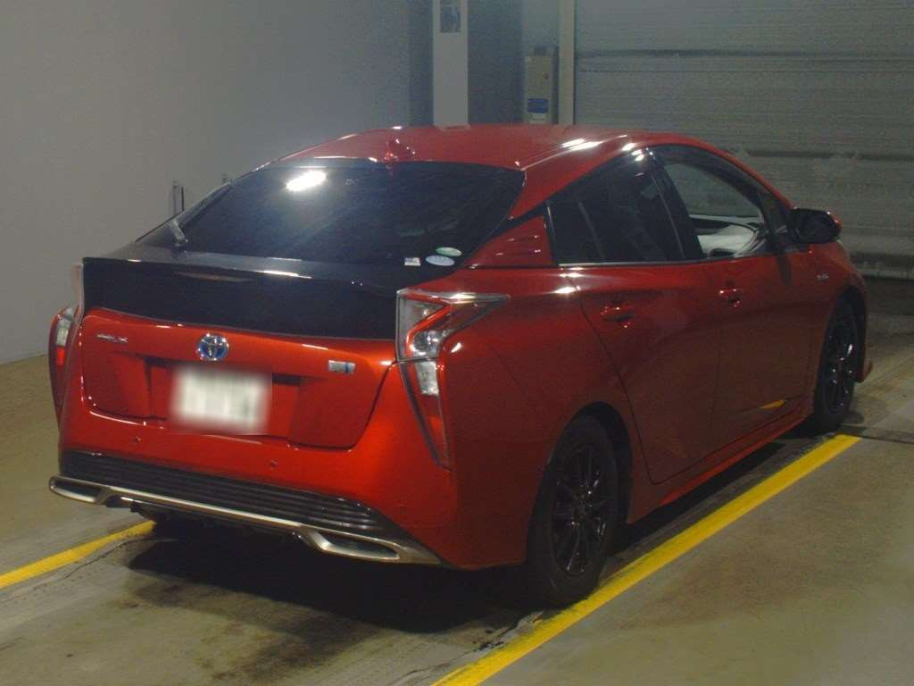 2016 Toyota Prius ZVW51[1]