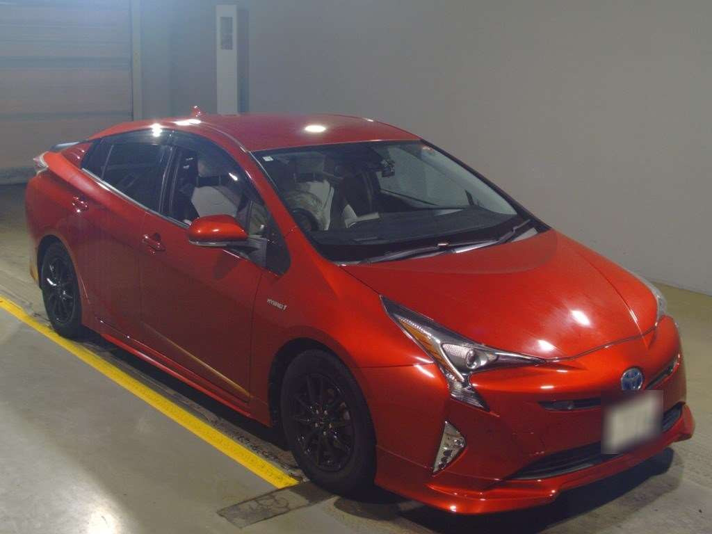 2016 Toyota Prius ZVW51[2]