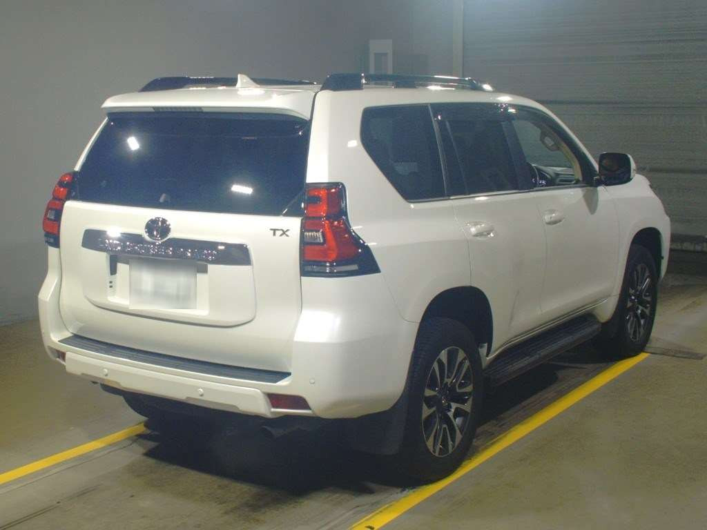 2022 Toyota Land Cruiser Prado TRJ150W[1]