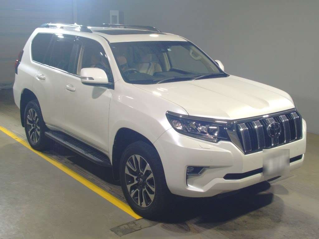 2022 Toyota Land Cruiser Prado TRJ150W[2]