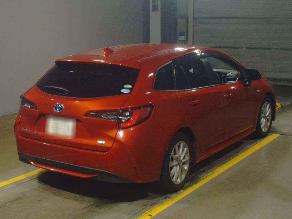 2020 Toyota Corolla Touring Wagon ZWE211W[1]