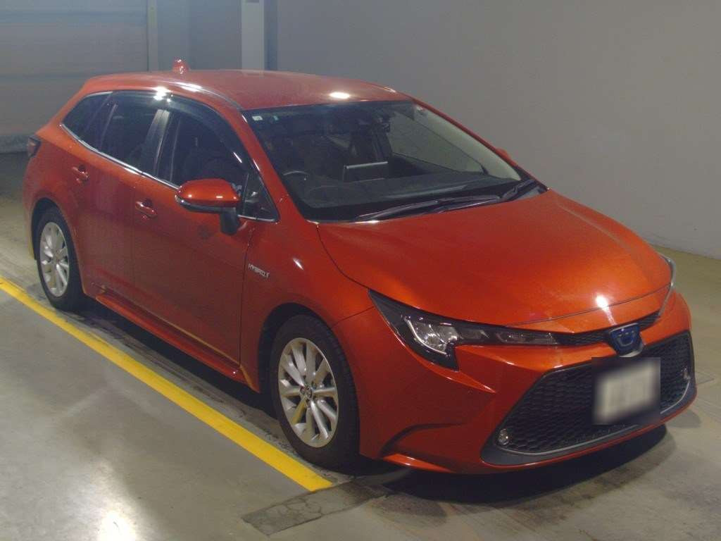 2020 Toyota Corolla Touring Wagon ZWE211W[2]