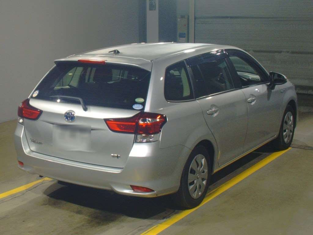 2016 Toyota Corolla Fielder NKE165G[1]