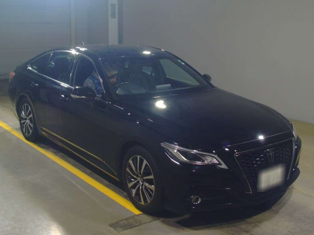 2019 Toyota Crown ARS220[2]