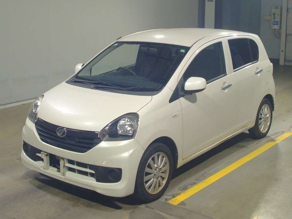 2015 Daihatsu Mira es LA300S[0]