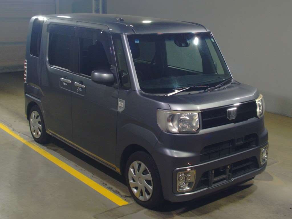 2017 Daihatsu Wake LA700S[2]