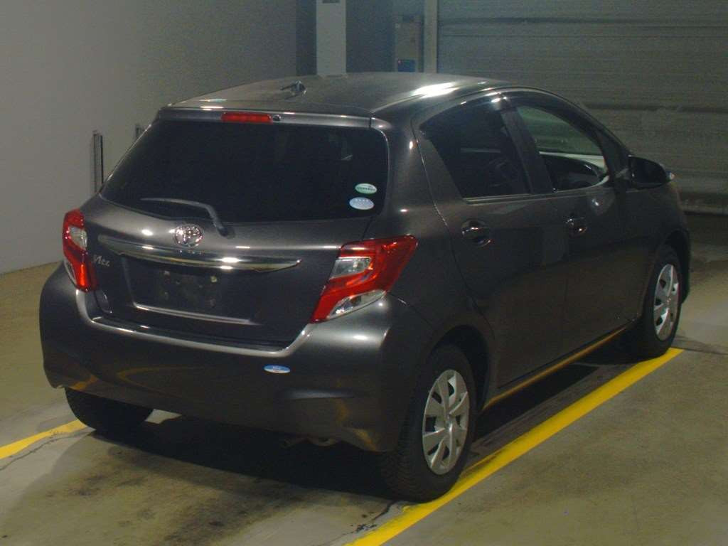 2015 Toyota Vitz KSP130[1]