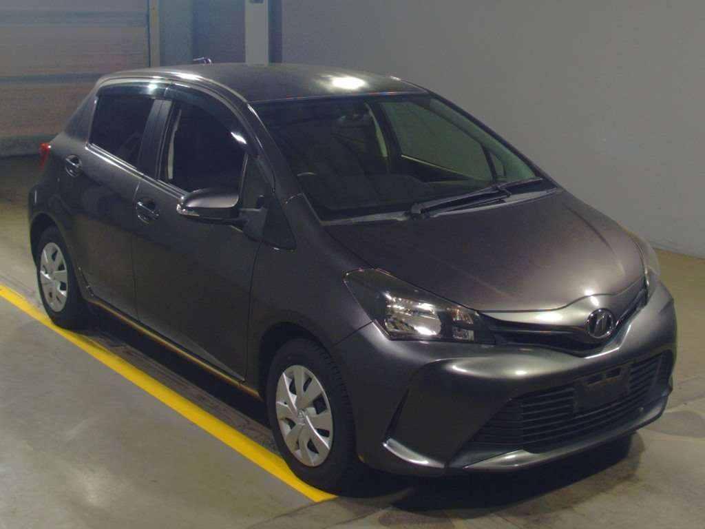 2015 Toyota Vitz KSP130[2]