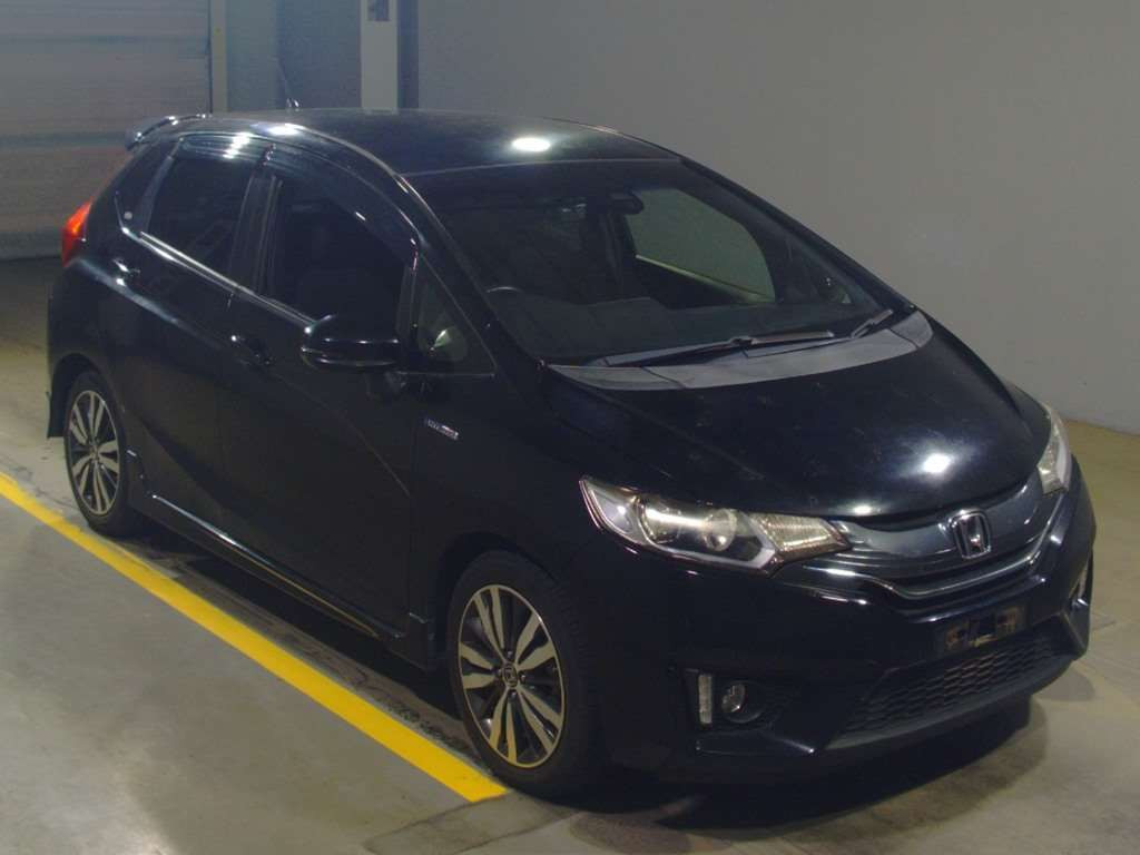 2013 Honda Fit Hybrid GP5[2]