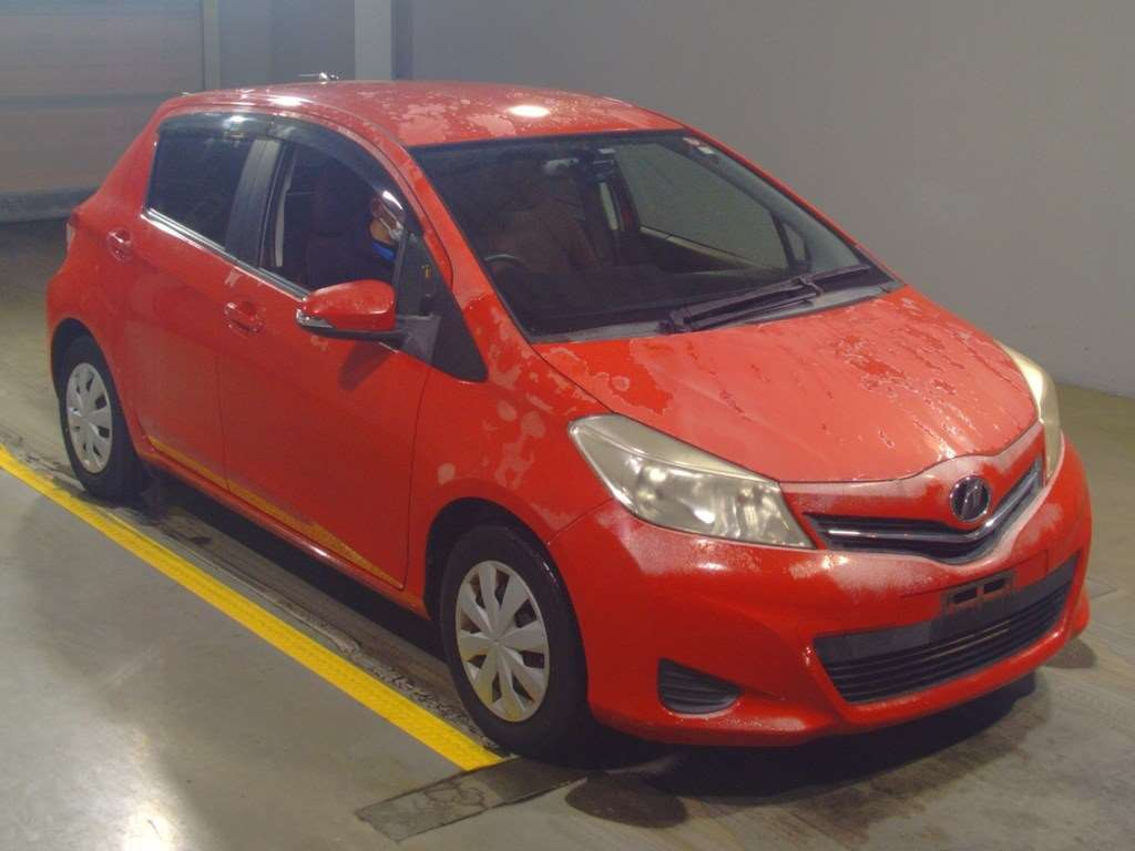 2011 Toyota Vitz NSP130[2]