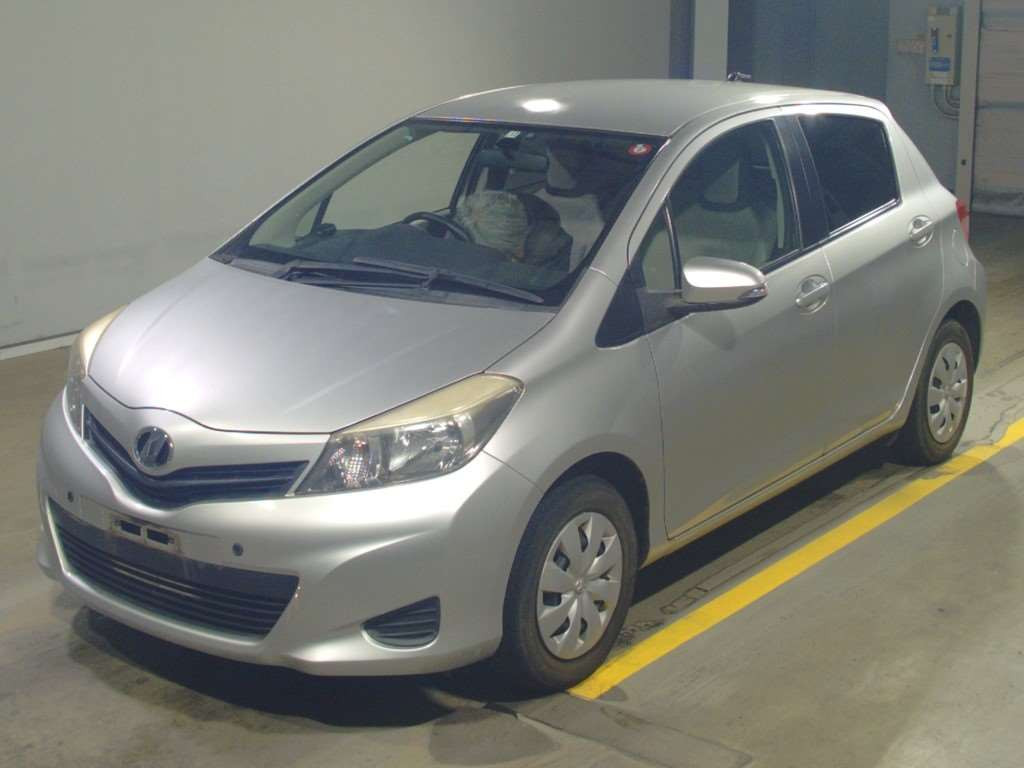 2013 Toyota Vitz NSP130[0]