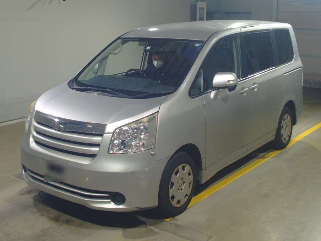 2010 Toyota Noah ZRR70G[0]