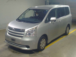 2010 Toyota Noah