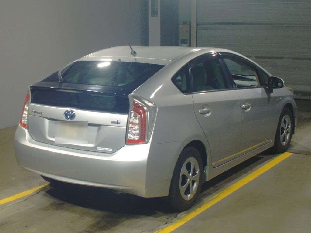 2013 Toyota Prius ZVW30[1]